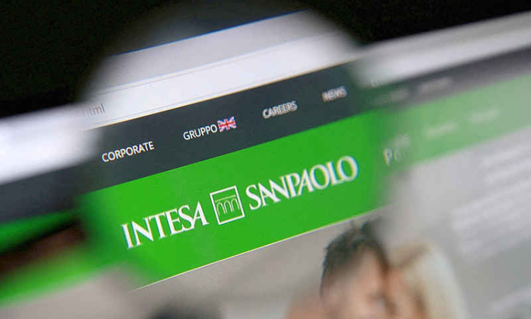 AI messaging scam costs Italy's top bank Intesa millions 